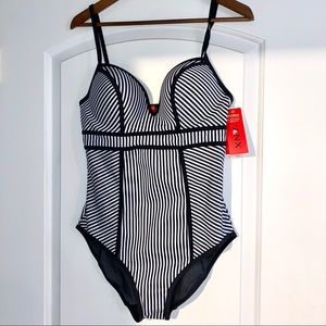 Spanx BNWT Shaping Swimsuit B&W Pinstripe 🤍🖤